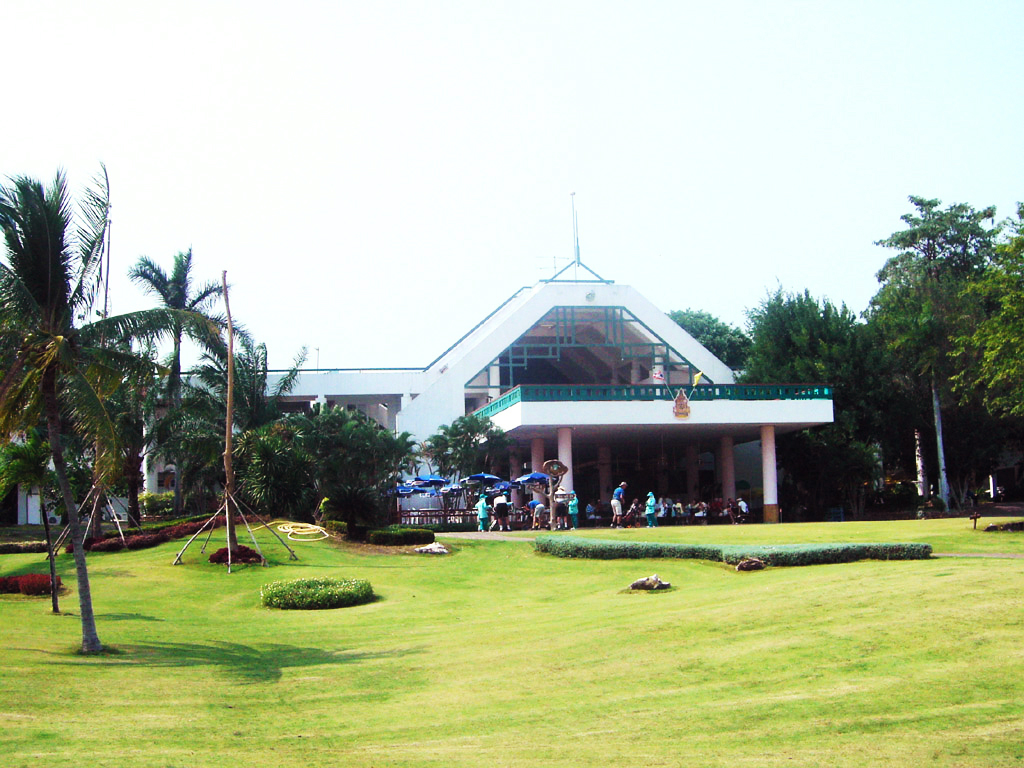 Lake View Resort & Golf Club (AB Course)